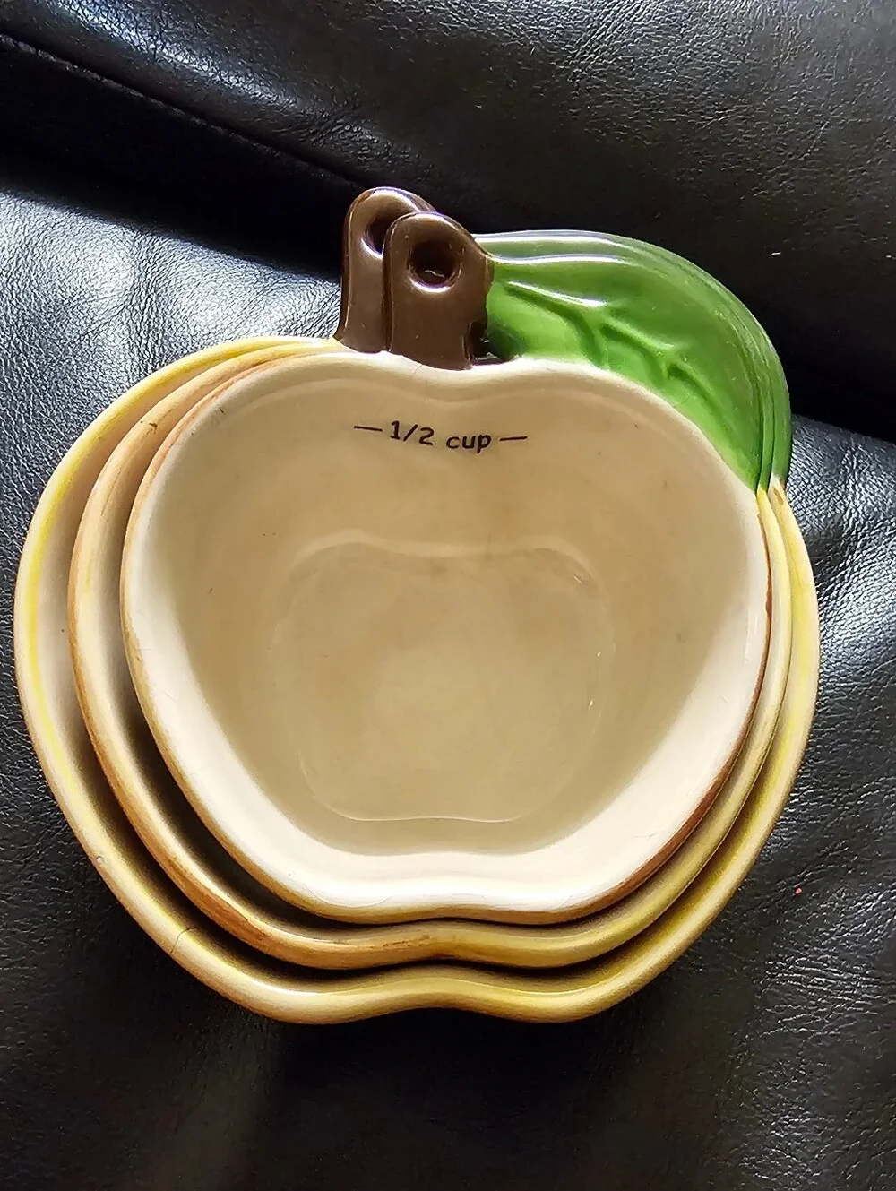Apple-Shaped Ceramic Nesting Measuring Cup Set of 3 EUC